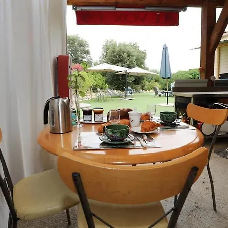 Bed & Breakfast D'adelice Taulignan